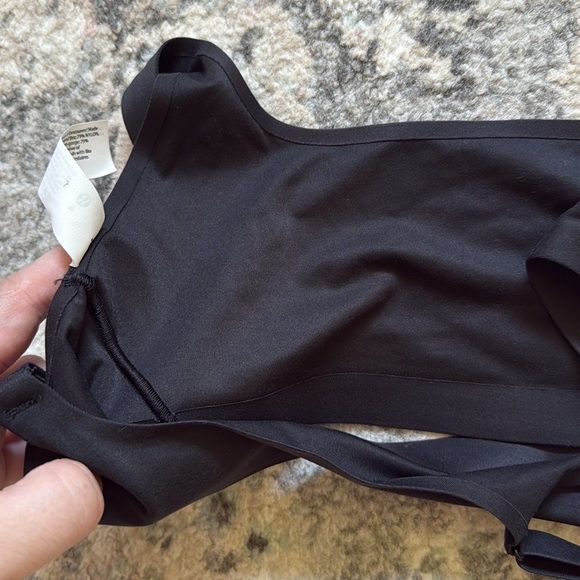 Lululemon Black Lightweight Bra - Picture 7 of 7